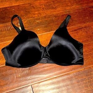 Bali bra black smoothing size 42D three hook closure new without tags